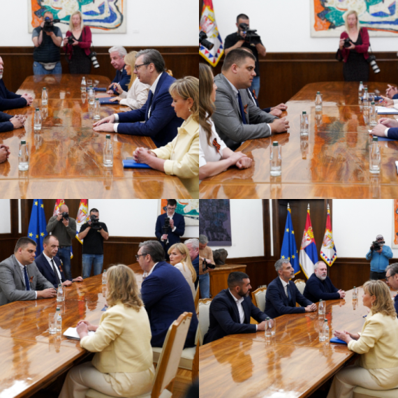 Održane konsultacije Vučića sa predstavnicima SPO; U toku sastanak sa predstavnicima SRS FOTO
