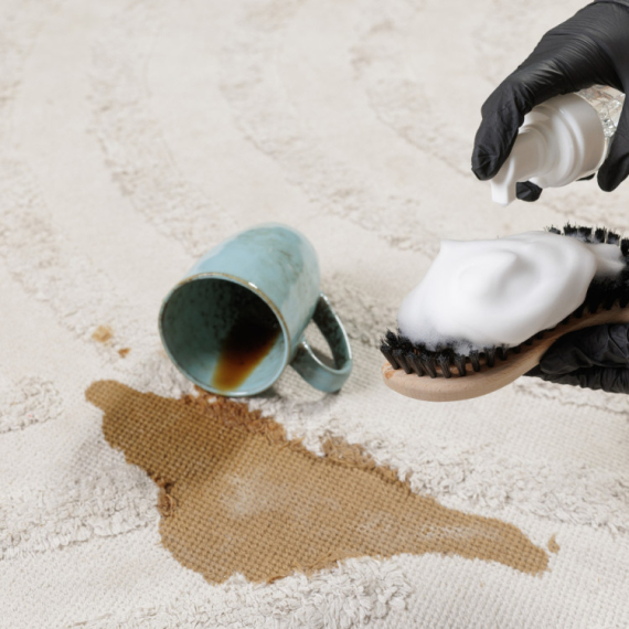 Kako da fleke s tepiha "nestanu" u nekoliko minuta? "Jednostavno, a briljantno"