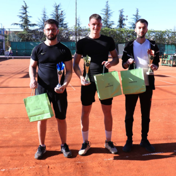 Reketiranje Open ima novog šampiona – šok za šokom prvog dana, Glogovac uzeo 60.000 VIDEO