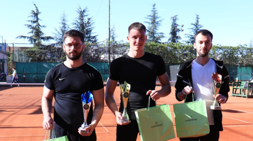 Reketiranje Open ima novog šampiona – šok za šokom prvog dana, Glogovac uzeo 60.000 VIDEO