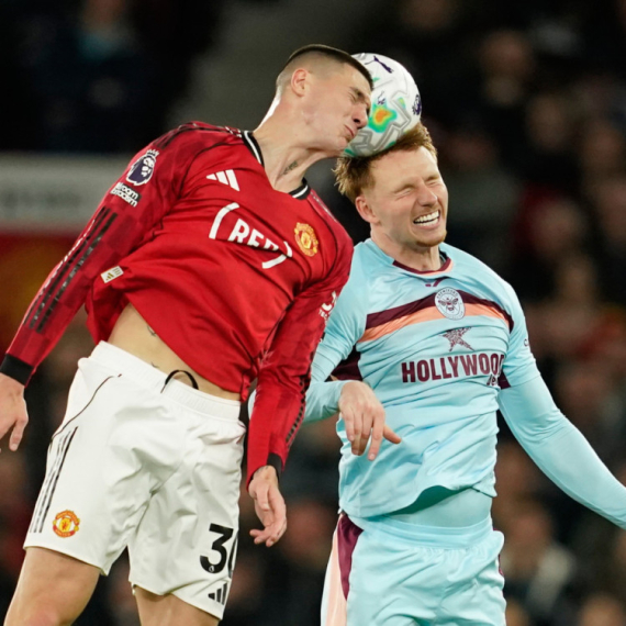 Junajted strepeo u završnici, Slovenac ponovo strelac