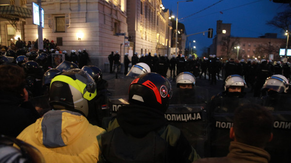 Sramni komentari blokadera; Targetirali policajca, a sad nastavljaju sa brutalnom kampanjom