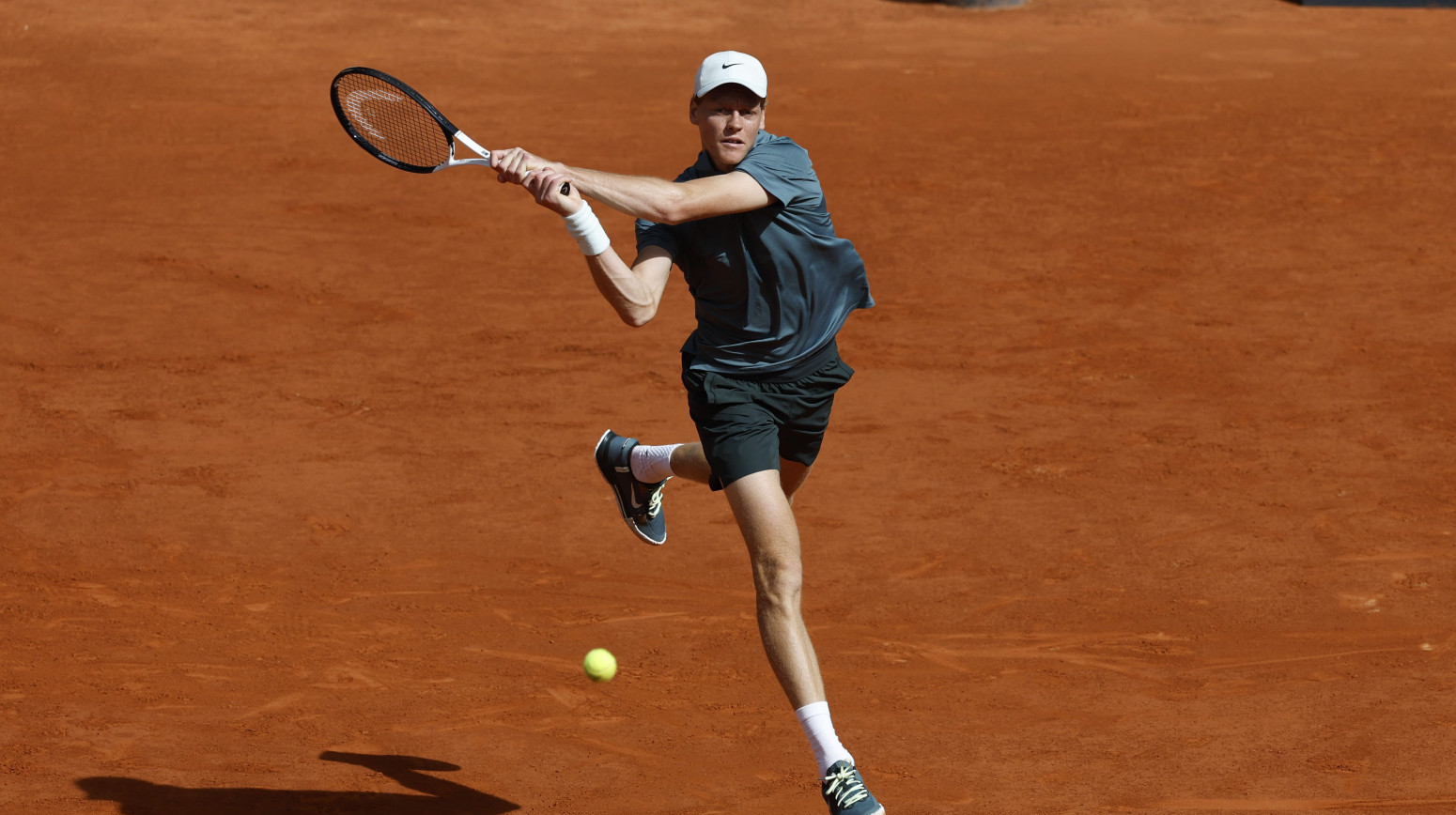 Novakov rekord je sve bliže – Siner rutinski do četvrtfinala Madrida