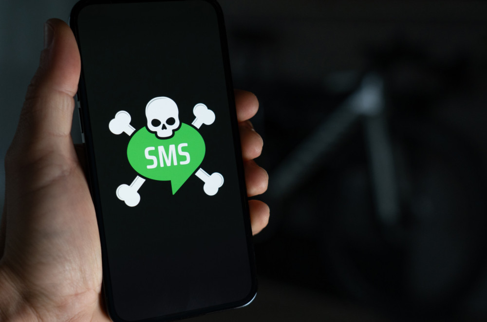 Šta je "SMS blasting"? Nova vrsta prevare stigla u Srbiju, meta su svi korisnici telefona