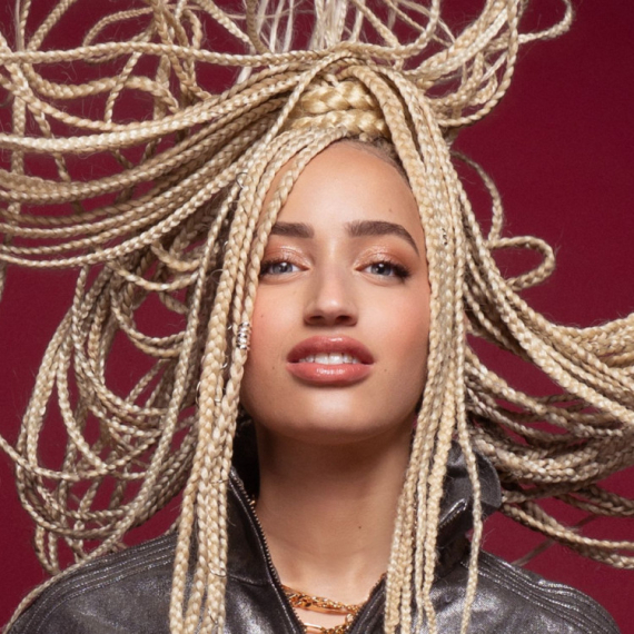 FRANCUSKA: Monroe  – Regarde!