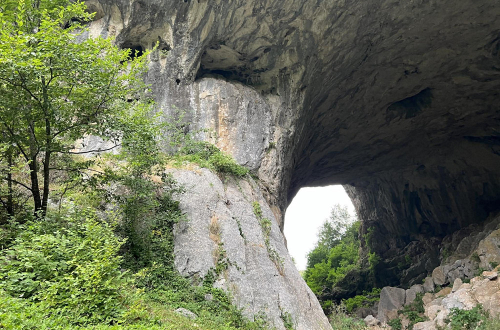 Ovo je idealno mesto za prvomajski piknik: Jedinstveni kameni most skriven u srcu zlatiborskog sela FOTO