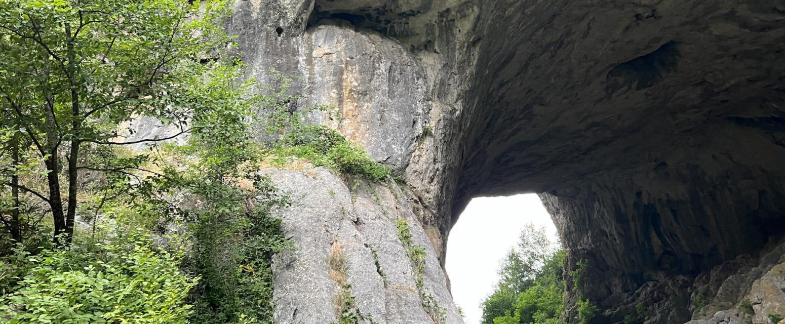 Ovo je idealno mesto za prvomajski piknik: Jedinstveni kameni most skriven u srcu zlatiborskog sela FOTO