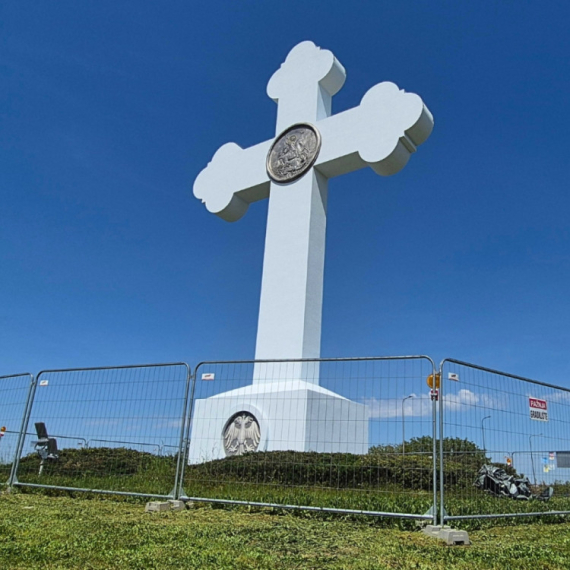 Završeni radovi na održavanju spomenika "Đurđevdanski krst" na ulazu u Kragujevac