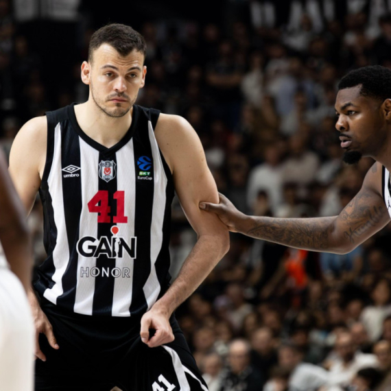 Žižić dominira, Bešiktaš vodi!