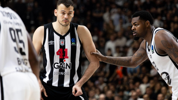 Žižić dominira, Bešiktaš vodi!