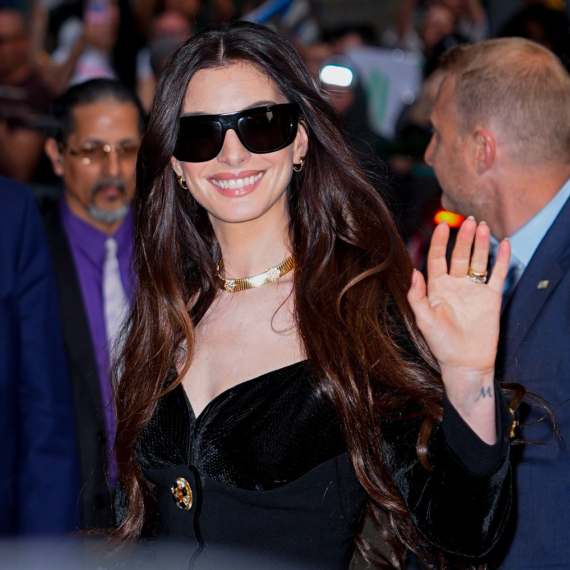 S ovakvim nogama može šta god poželi: I glumica i model – sve je FOTO