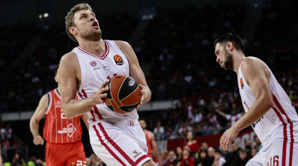 Vezenkov u MVP stilu vodio Olimpijakos – dabl-dabl Milutinova!