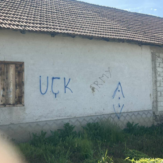 Kancelarija za KiM: "Na kući porodice Jovanović u selu Mogila ispisani grafiti 'UČK'"