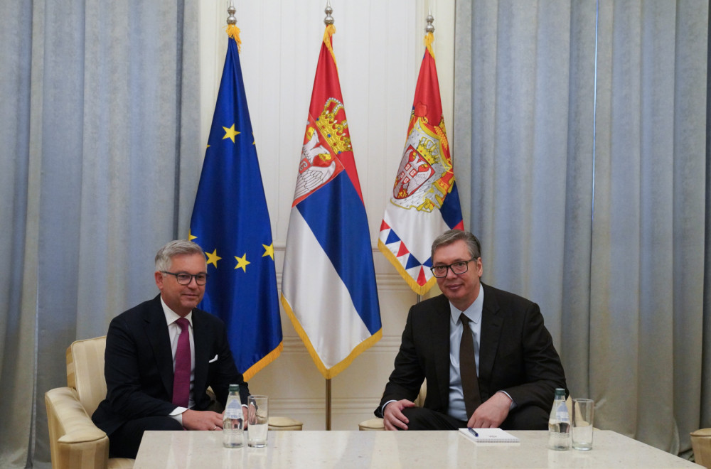 Vučić se sastao sa evropskim komesarom za unutrašnje poslove i migracije