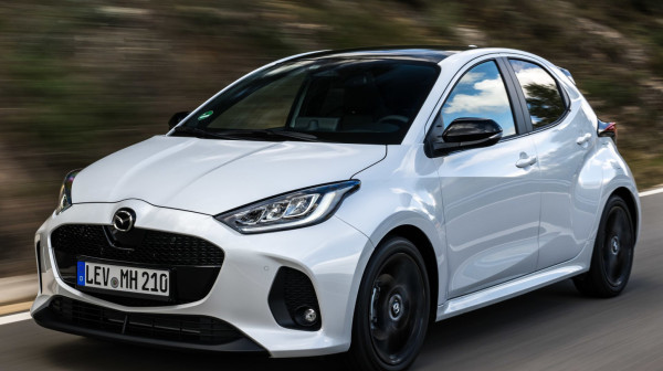 Mazda2 Hybrid 2026: Više opreme, novi sistemi bezbednosti i poboljšan dizajn FOTO
