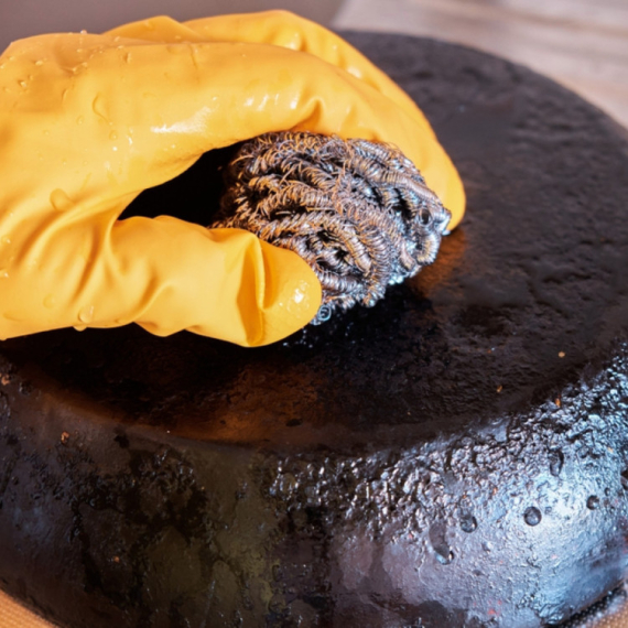 Domaće sredstvo za ribanje tiganja: Zadnja strana više nikad neće biti masna i zagorela