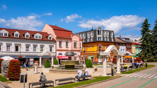 Ovaj evropski grad proglašen je najjeftinijom letnjom destinacijom 2026 – Od banja do planina FOTO