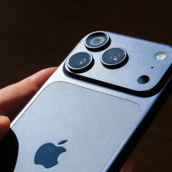 Prazna baterija "ubija" vaš iPhone 17? Evo kako da ga vratite u život