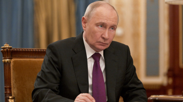 No calm in Russia: Vladimir Putin has dismissed a key commander