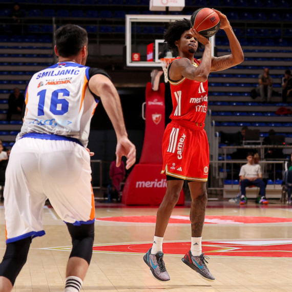 Zvezda u jakom ritmu – revija trojki crveno-belih