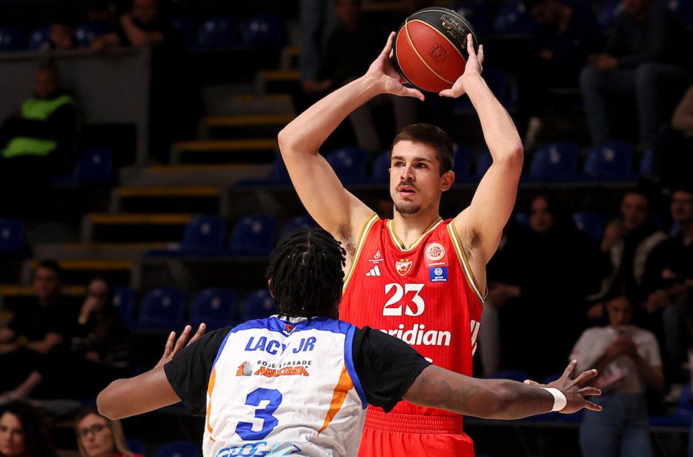 Zvezda i više nego ubedljiva na poluvremenu