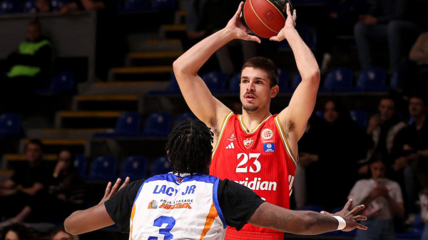 Zvezda i više nego ubedljiva na poluvremenu