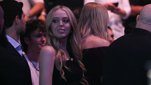 Tifani Tramp ne mari za pravila: Seksi haljina ukrala šou, da li je smela ovako? FOTO/ANKETA