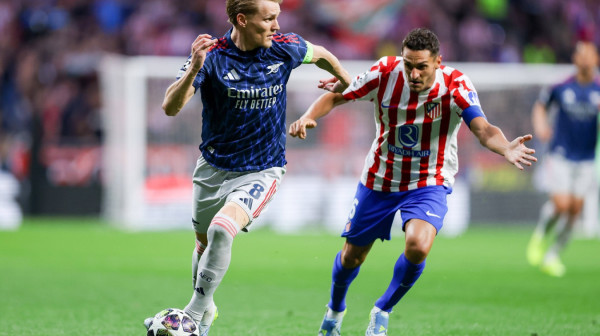 Arsenal mogao da povede