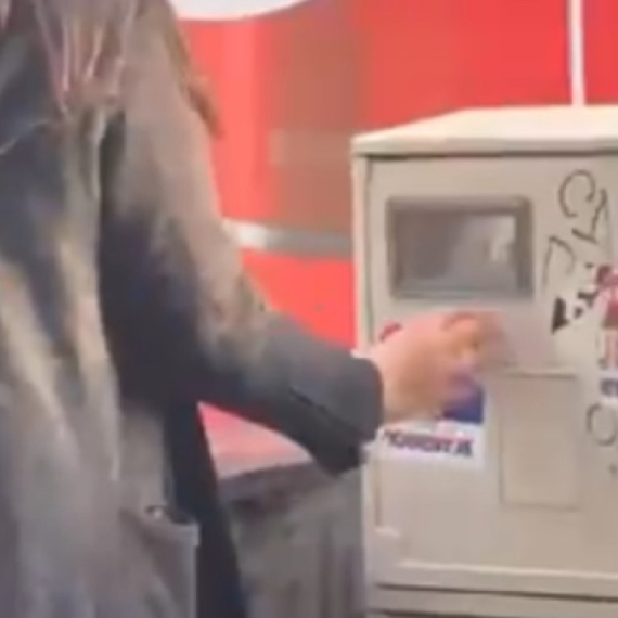 Smeta im "Srbija pobeđuje": Snimak iz centra Beograda razotkrio nervozu blokadera