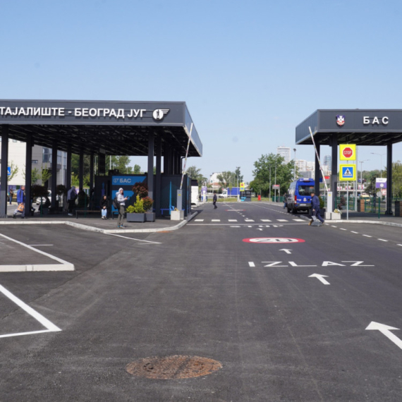 Konačno rasterećenje za Autokomandu: Novo stajalište "Jug" počelo sa radom FOTO