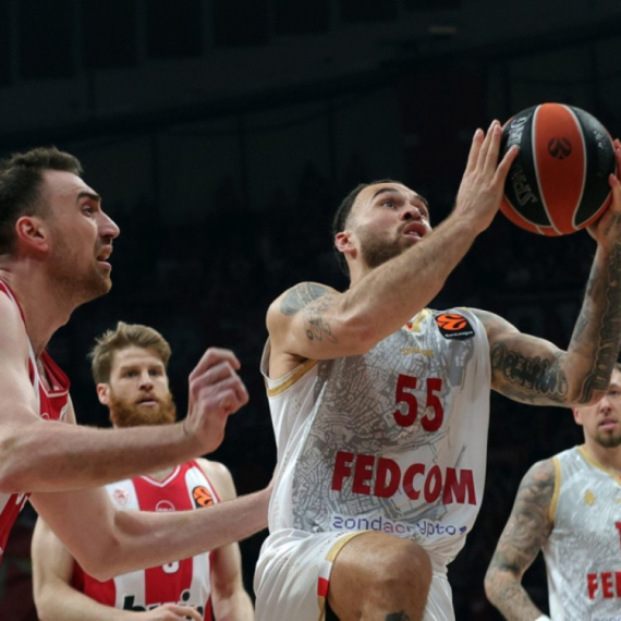 Olimpijakos "zgromio" Monako – Džejms isključen VIDEO