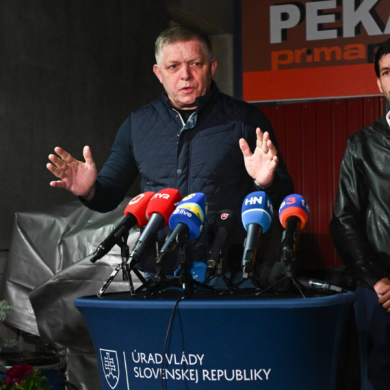 Fico odradio noćnu smenu; "Upravo smo isporučili pošiljku svežeg hleba i peciva" VIDEO