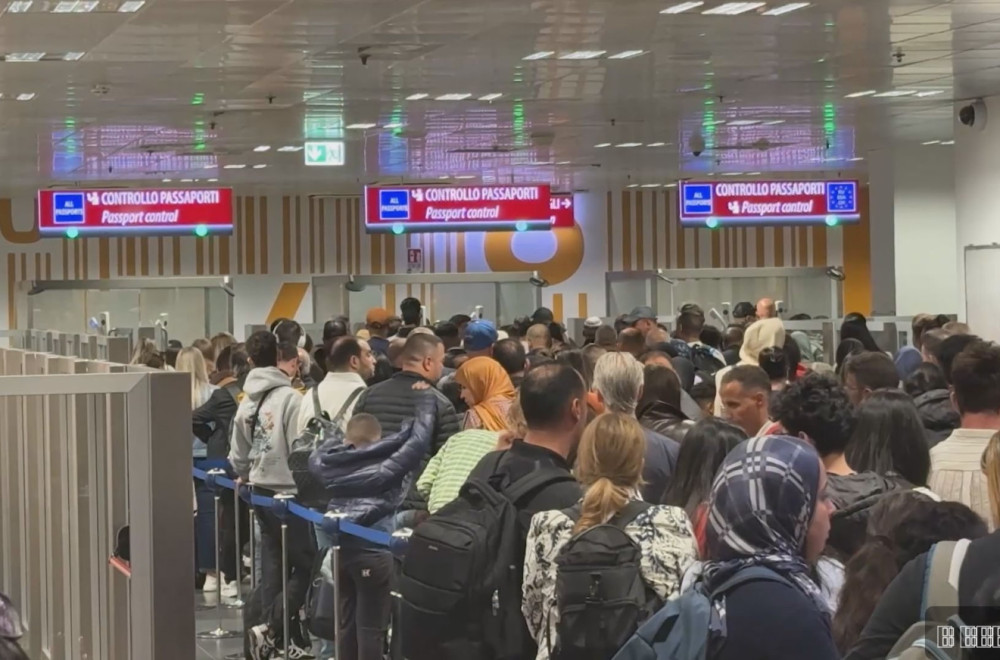 Srbi satima zarobljeni na aerodromu: Odvojeni u poseban gejt sa Marokancima FOTO