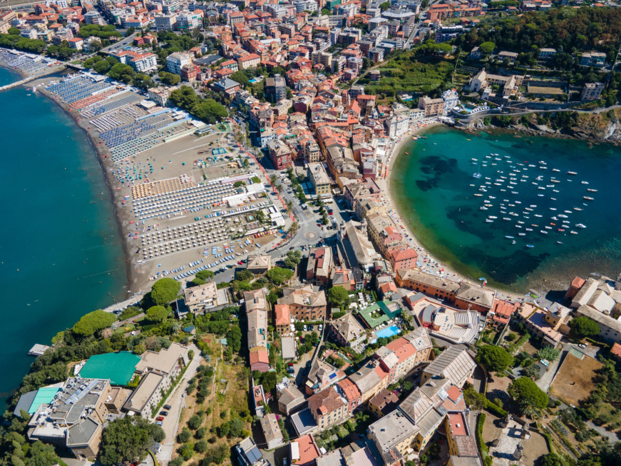 Grad sa dva mora je skrivena tajna Italije: Primorski raj koji turisti još uvek nisu otkrili FOTO