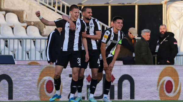 Partizan čuva drugo mesto – Pazar tradicionalno "pao" u Humskoj