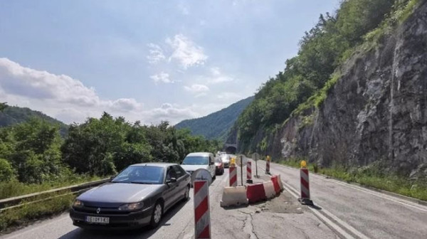Potpuna obustava saobraćaja na deonici ka planini Kablar