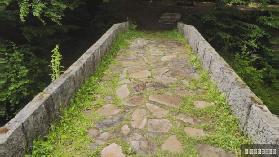 Prizor kao iz bajke: Podno Golije smestio se stari kameni most izgrađen pre nekoliko vekova FOTO