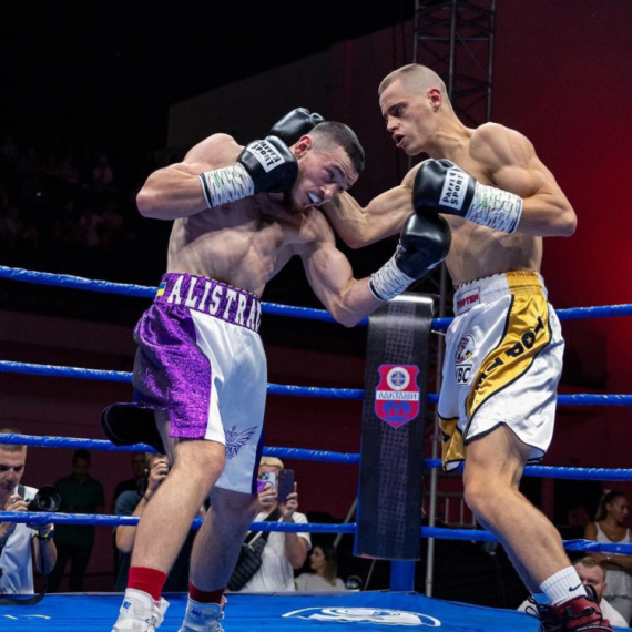 Boks spektakl u Beogradu: Vukomanović se bori za WBC titulu