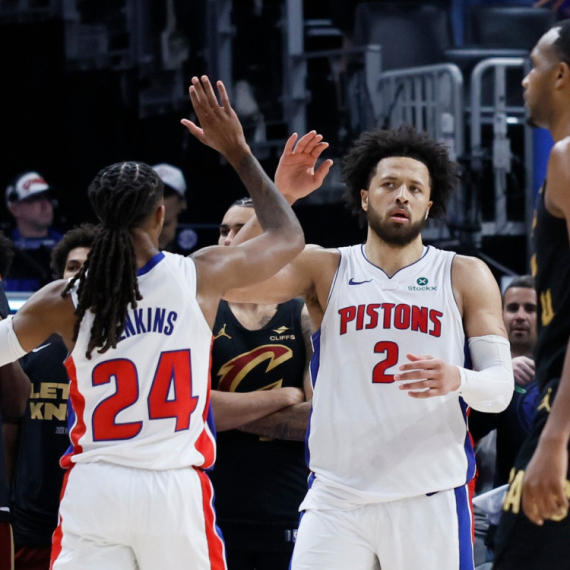 Detroit nezaustavljiv: Pistonsi na krilima Keningema i Hejsa pregazili Klivlend za 2:0! VIDEO
