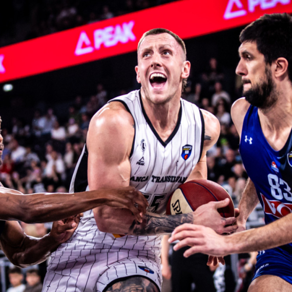 Fets Rasel "ubio" Budućnost – igraće se majstorica