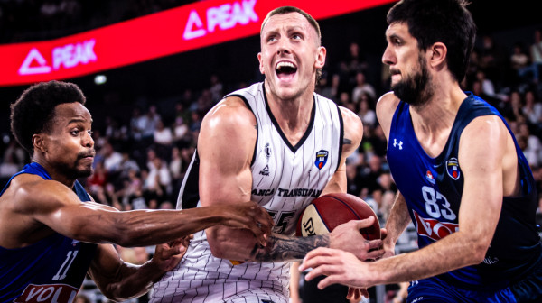 Fets Rasel "ubio" Budućnost – igraće se majstorica