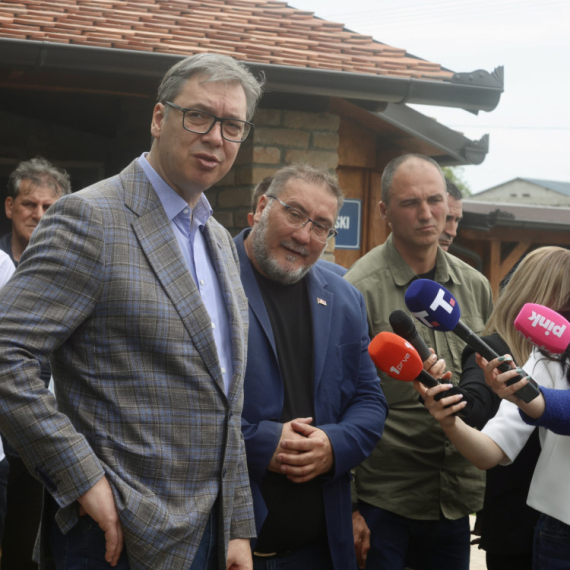Vučić najavio velike projekte za Šid: "Za neki dan stižu mašine da rade puteve, izgradićemo i obilaznicu"