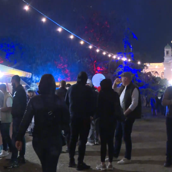 Žurka "Srbija pobeđuje" u Pionirskom parku; Građani poručili – dosta nam je podela i nasilja" VIDEO