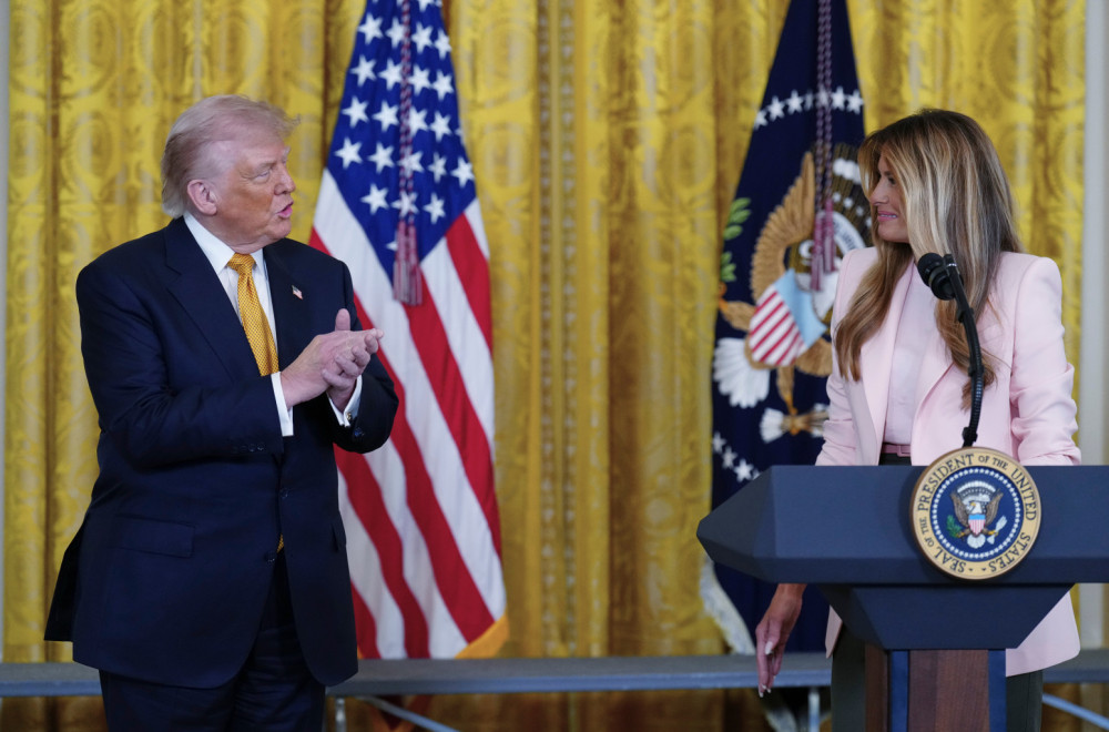 Melanija hvalila Trampa, a onda je izgovorila jednu reč: Svi su prasnuli u smeh FOTO/VIDEO