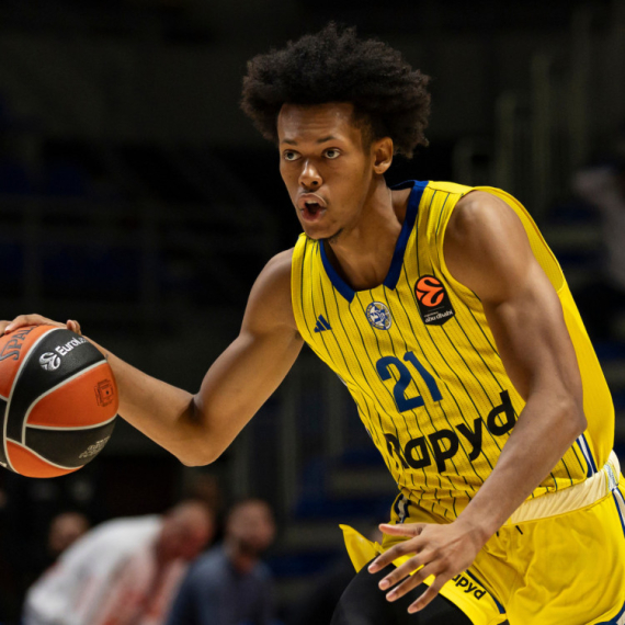 Makabi se rastao sa bivšim NBA košarkašem