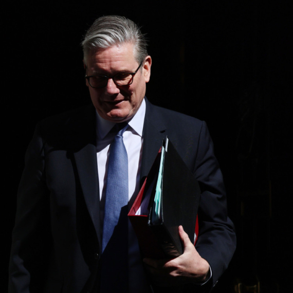 Starmer pred pritiskom: Ostavke u kabinetu i katastrofalni izbori FOTO