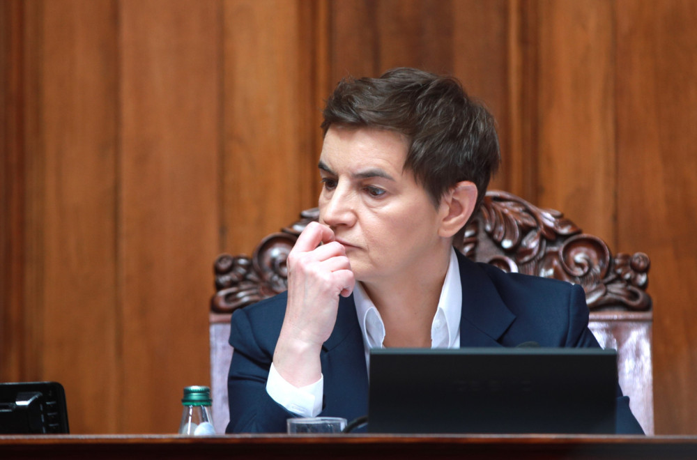 Srpske ruke su krvave; Brnabić odbrusila na monstruoznu uvredu na koju su blokaderi aplaudirali VIDEO