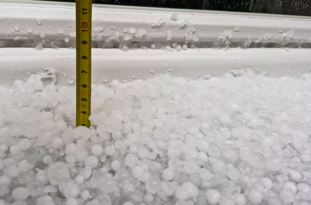 Snažno nevreme u komšiluku: Obilne padavine sa grmljavinom; Temperatura naglo pala za 10 stepeni