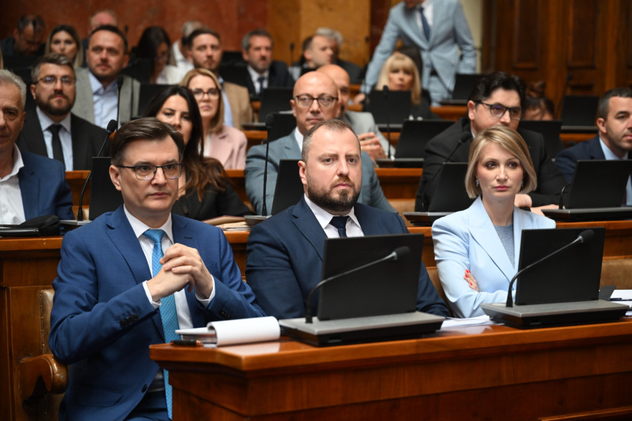 Poslanici Skupštine Srbije nastavili raspravu; Jovanov opoziciji: Grebete i rukama i nogama da ostanete ovde