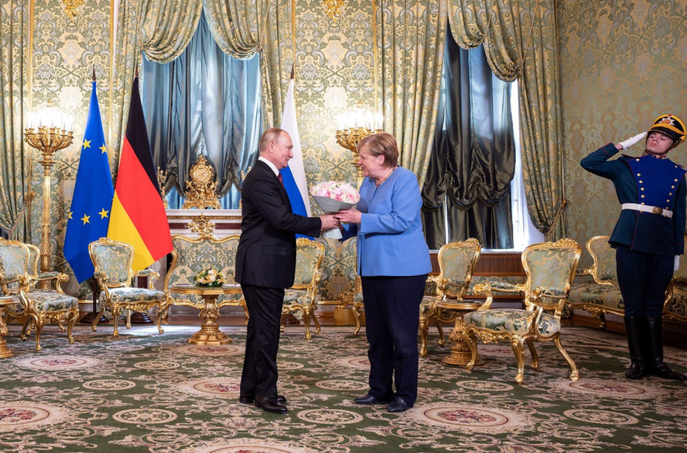 Vladimire Vladimiroviču, vraća se Angela?